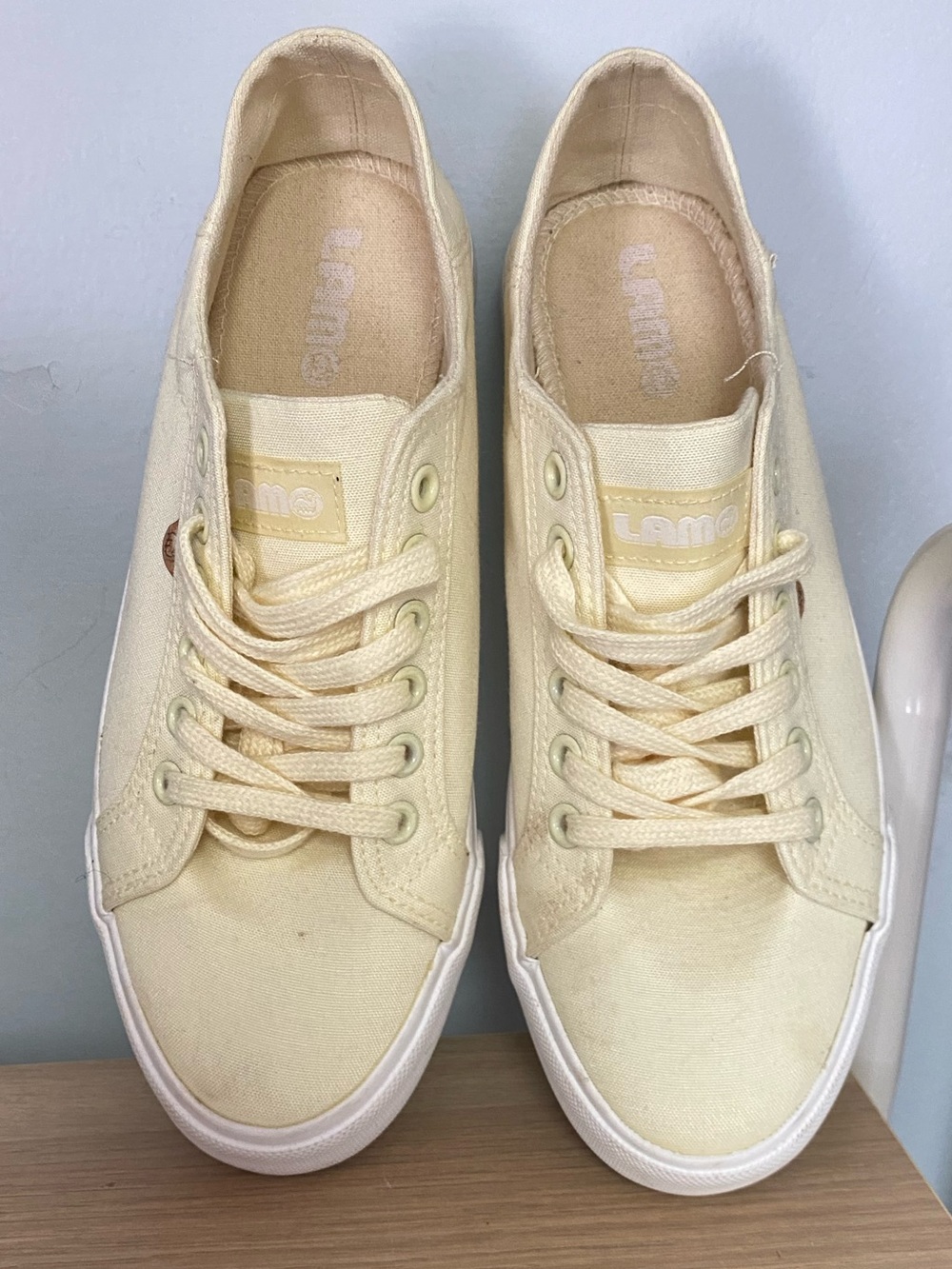 CUTE LAM SNEAKERS - SIZE 8.5